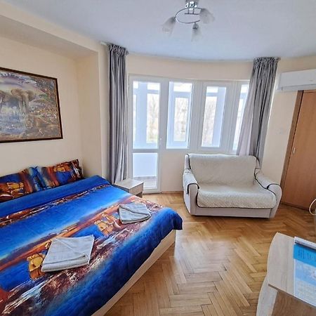 Варна Хостел ภายนอก รูปภาพ